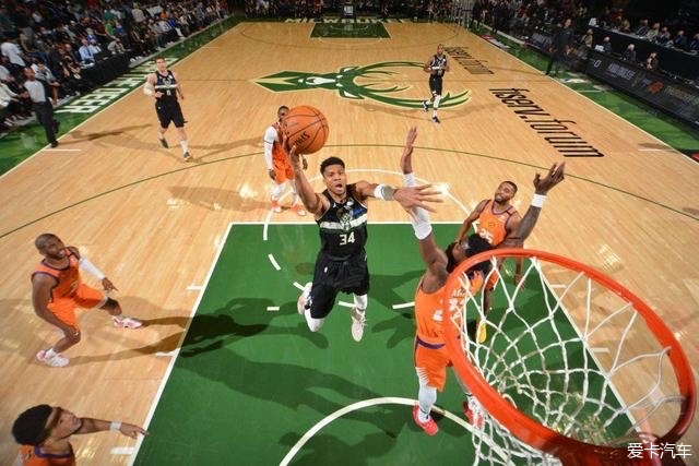 路易斯-迪亚斯未来不明朗，巴黎及巴萨有意引进他